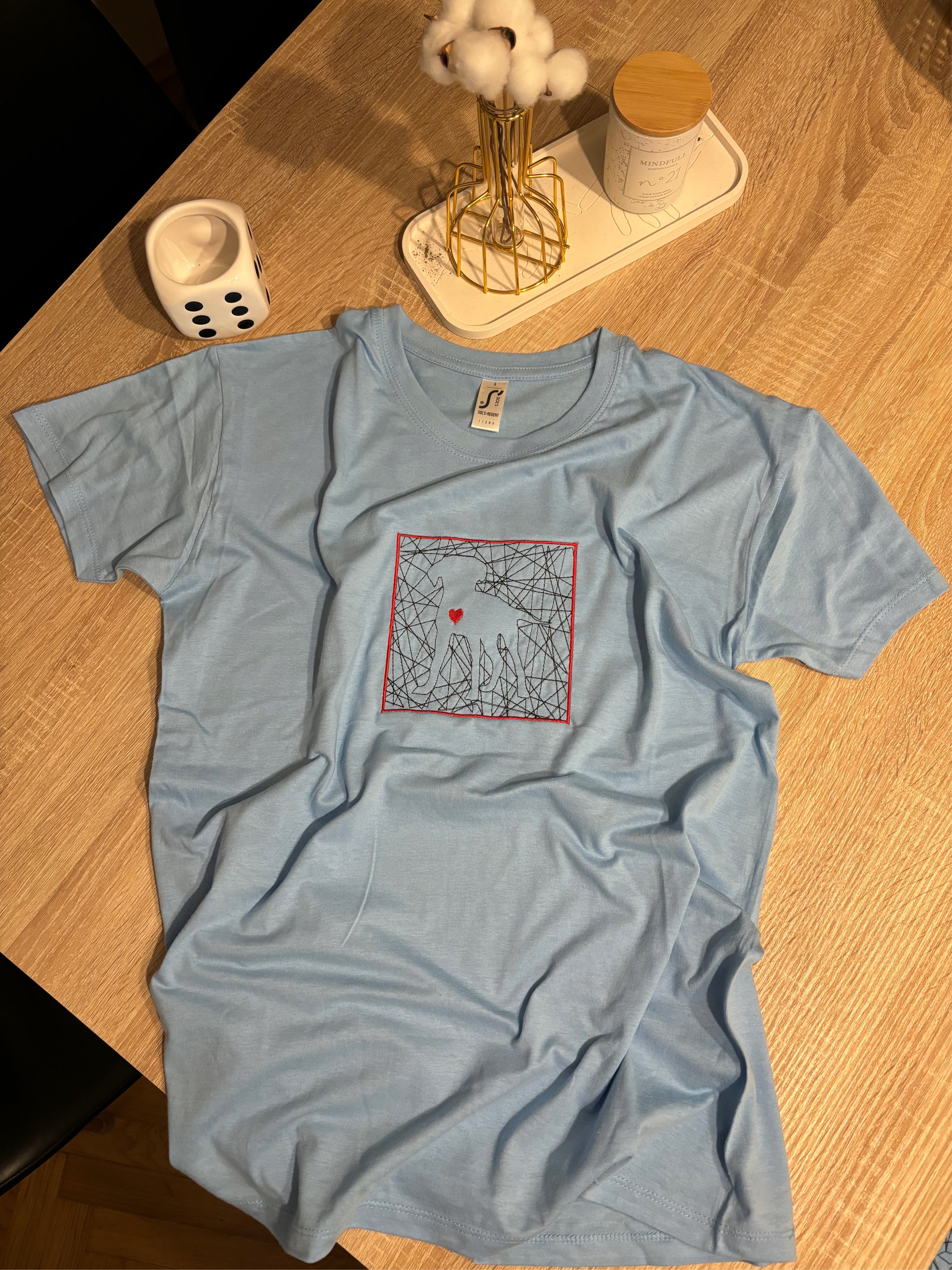 String art majica sa vezom psa