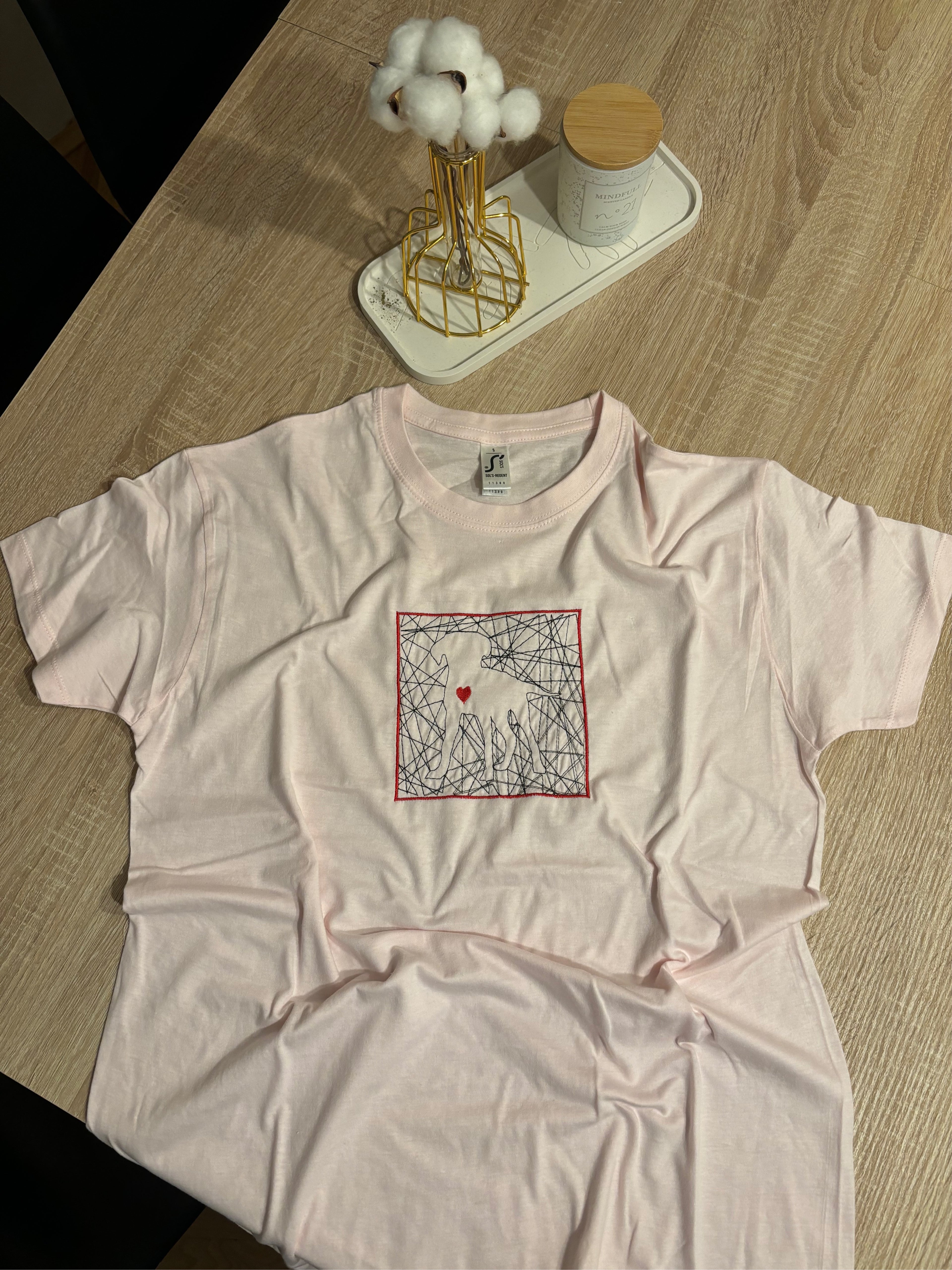 String art majica sa vezom psa